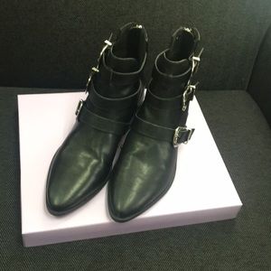 Madden Girl Boot Black 7.5. New In Box